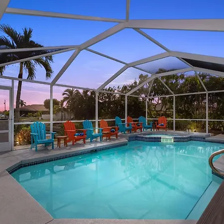 Welcome To Villa X-Ta-Sea, Your Ultimate Waterfront Retreat With An Array Of Resort-Style Amenities And Pet-Friendly Accommodations!